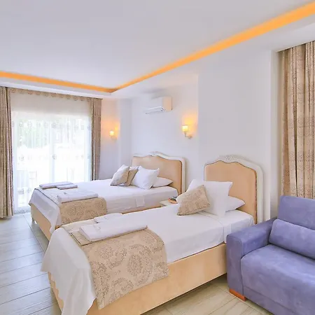 Hotel Linda Class