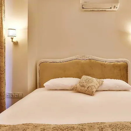 Linda Class Hotel
