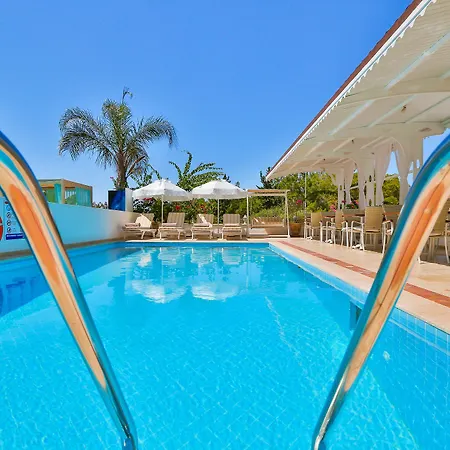 Linda Class Hotel