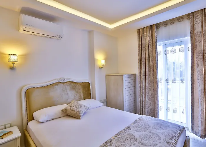 Linda Class - Boutique Class